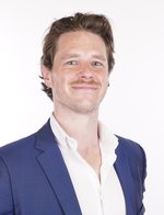 Daniel Huska headshot