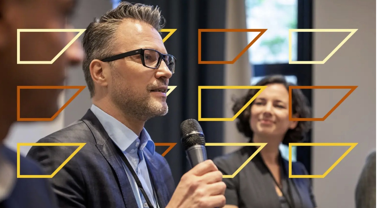 Reimagining public administration: HR leadership in AI transformation preview